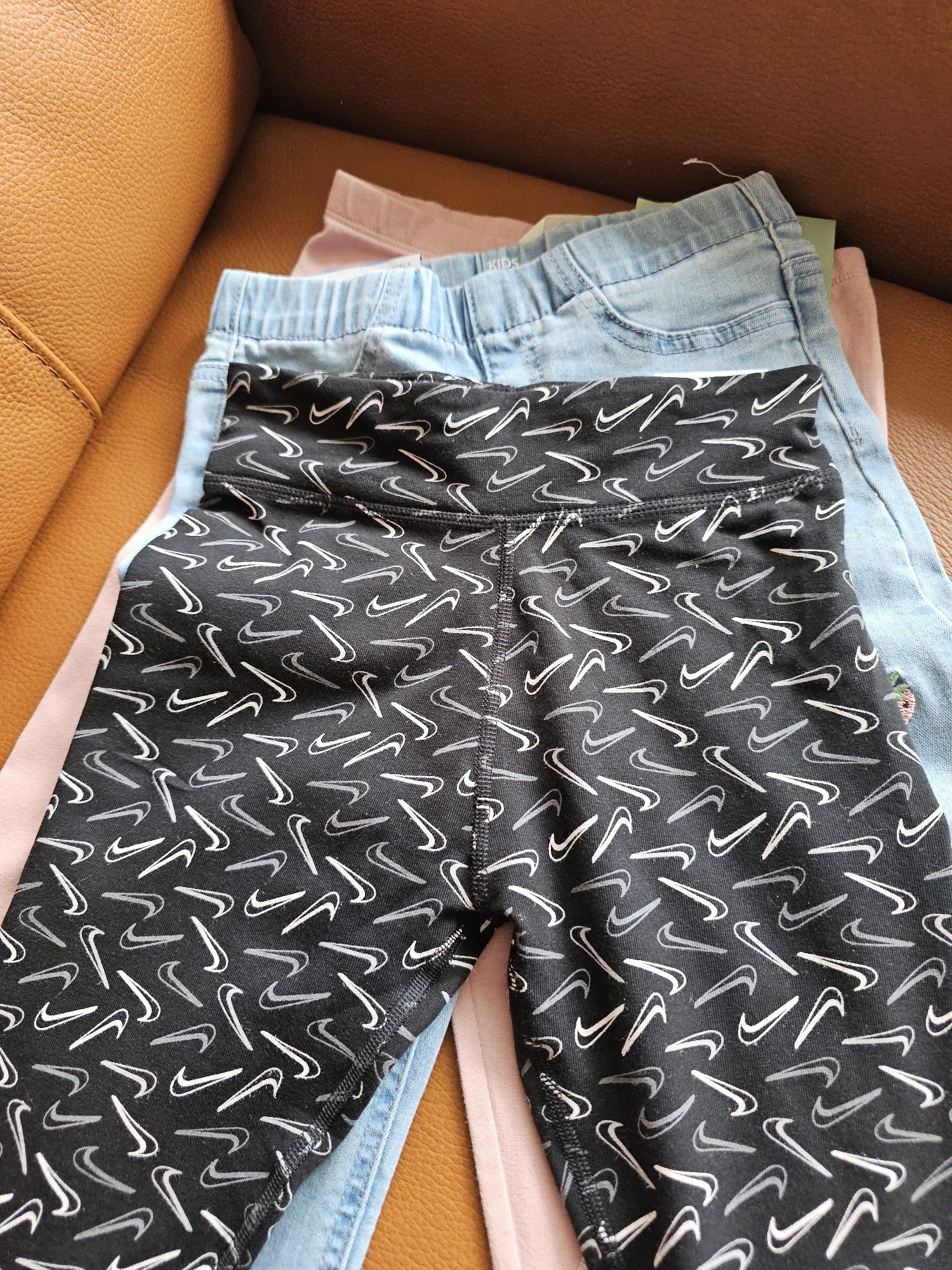 Чисто нови клинчета за момиче 8-9 години nike, h&m, lc wiki