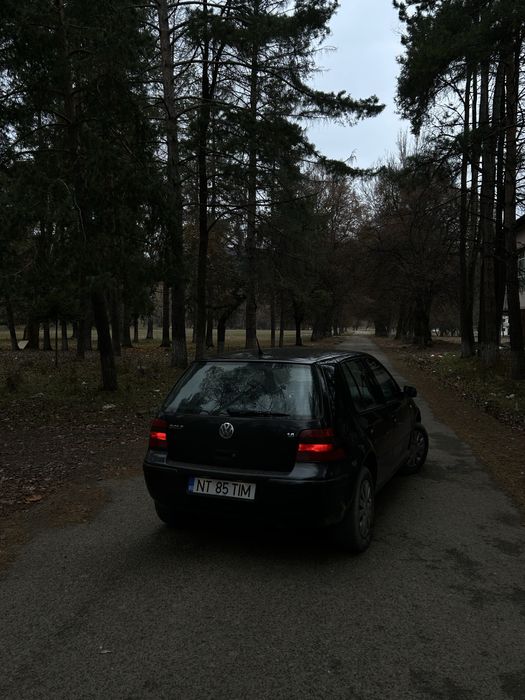 Vând golf 4, 1.6 benzină