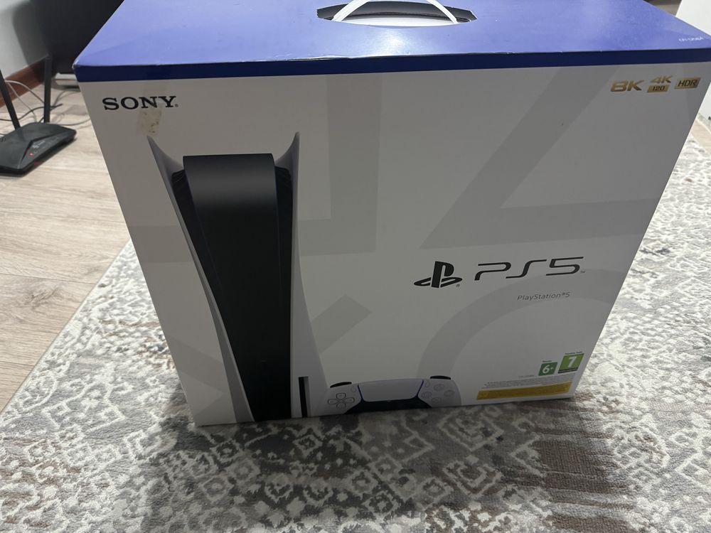 Продам PlayStation (PS) 5