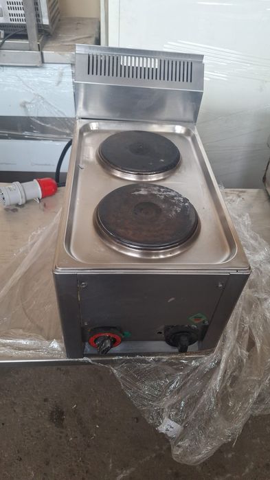 Aragaz 4-6 ochiuri cu suport,  la 380v, sau pe gaz