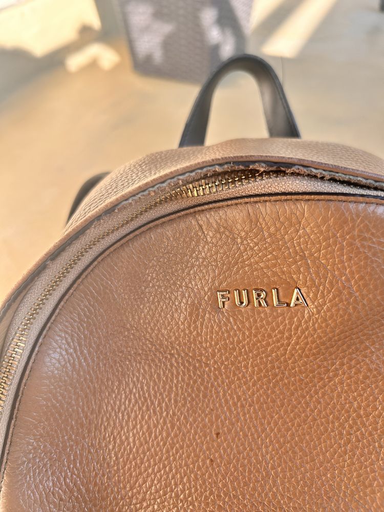 Продавам раница FURLA