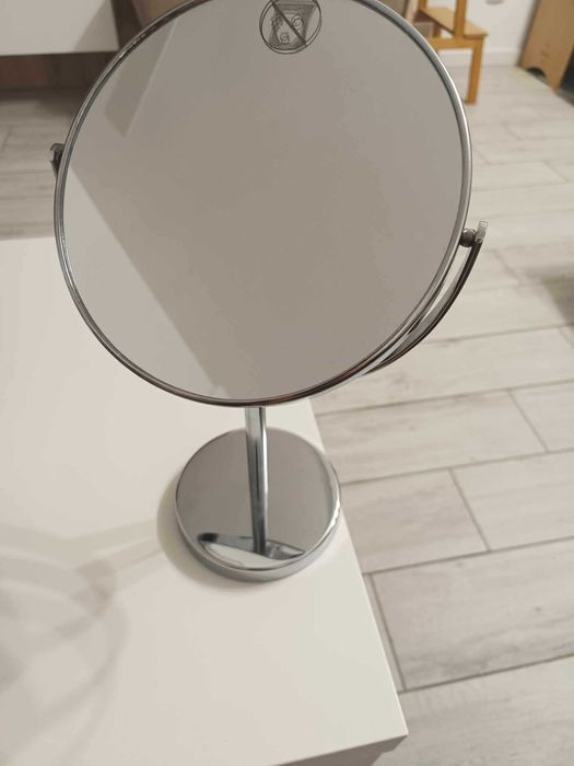oglinda cosmetica
