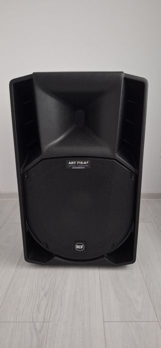 Vând boxa rcf 715 mk4