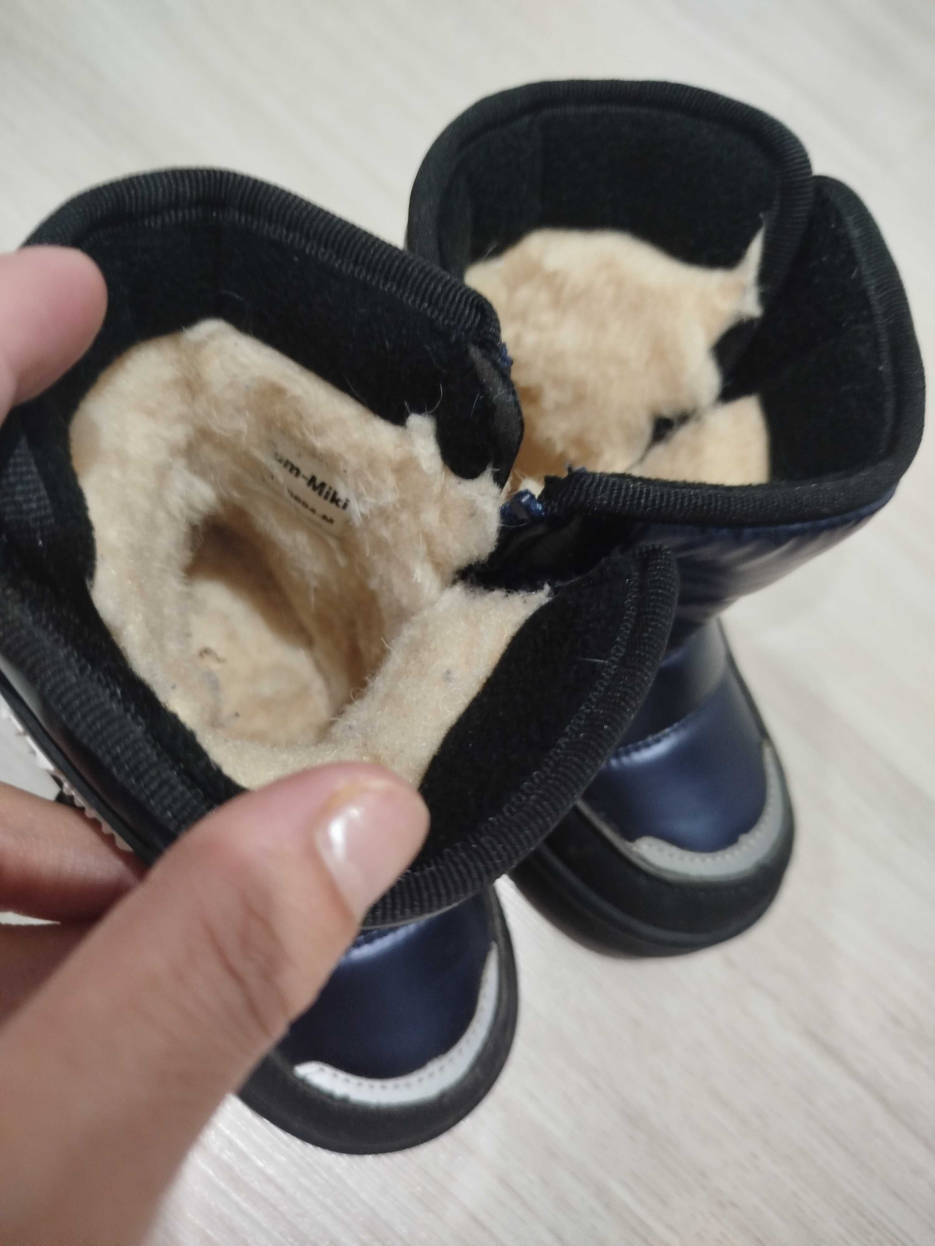 теплые зимние сапожки почти новые