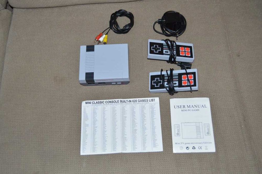 Consola cu 620 jocuri retro din anii 80-90 ca si Nintendo Nes