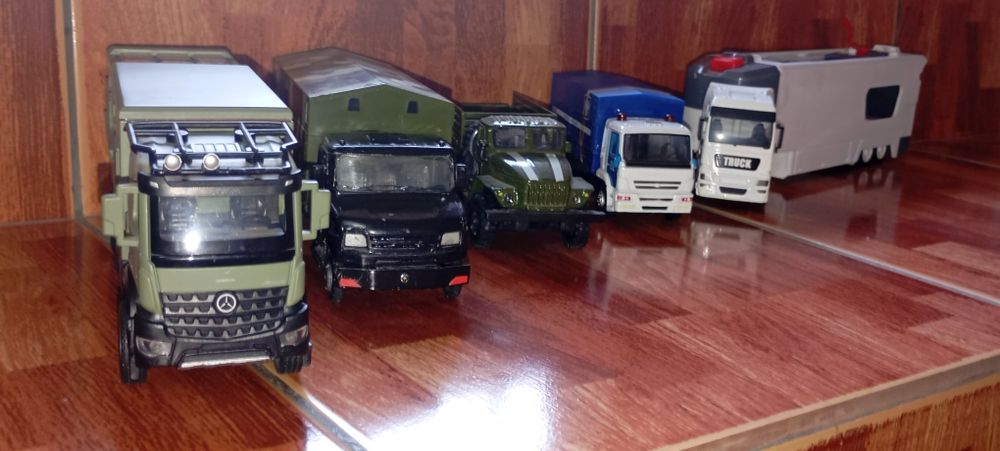 Kran va yuk mashinalar harxil masshtabda 1:64-1:50-1:36