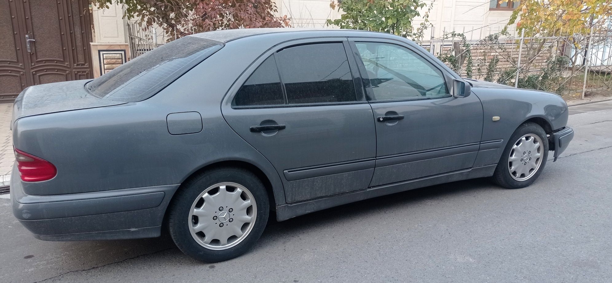 Мерседес бенз W210, Mercedes Benz 210