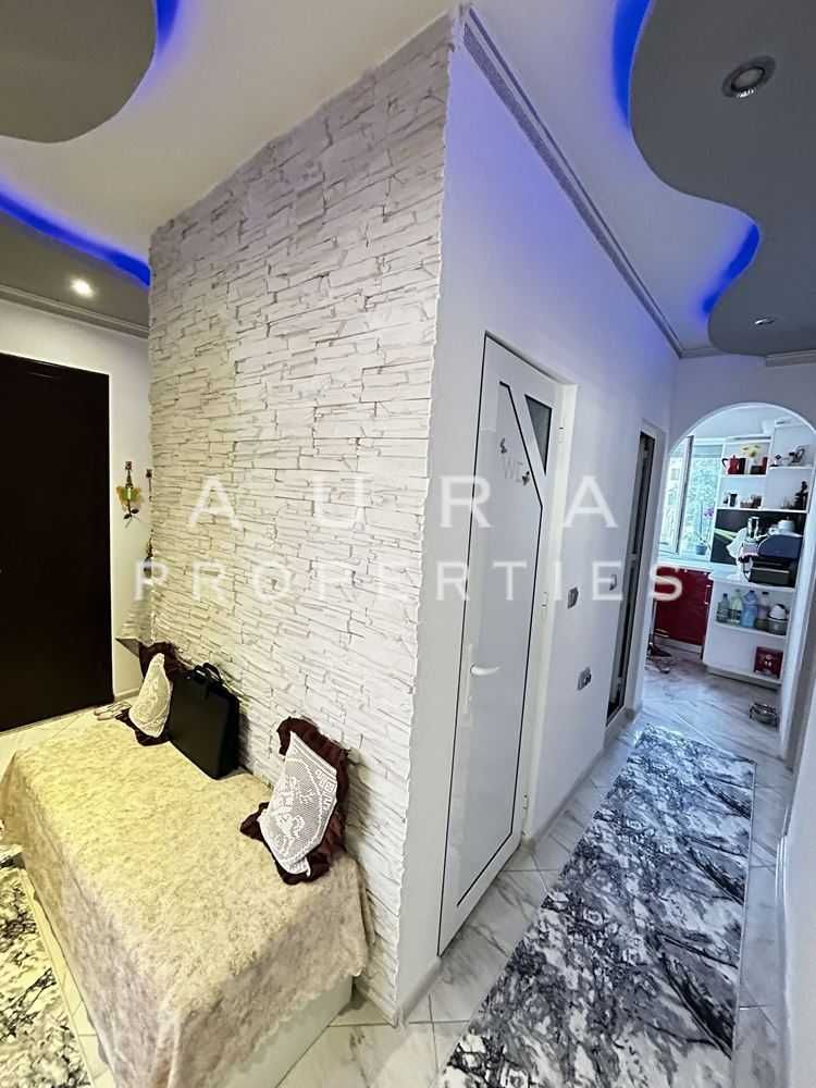 Продава се Тристаен апартамент в Разград, Орел - 76 кв.м за 1410 €/кв.м - Снимка #8