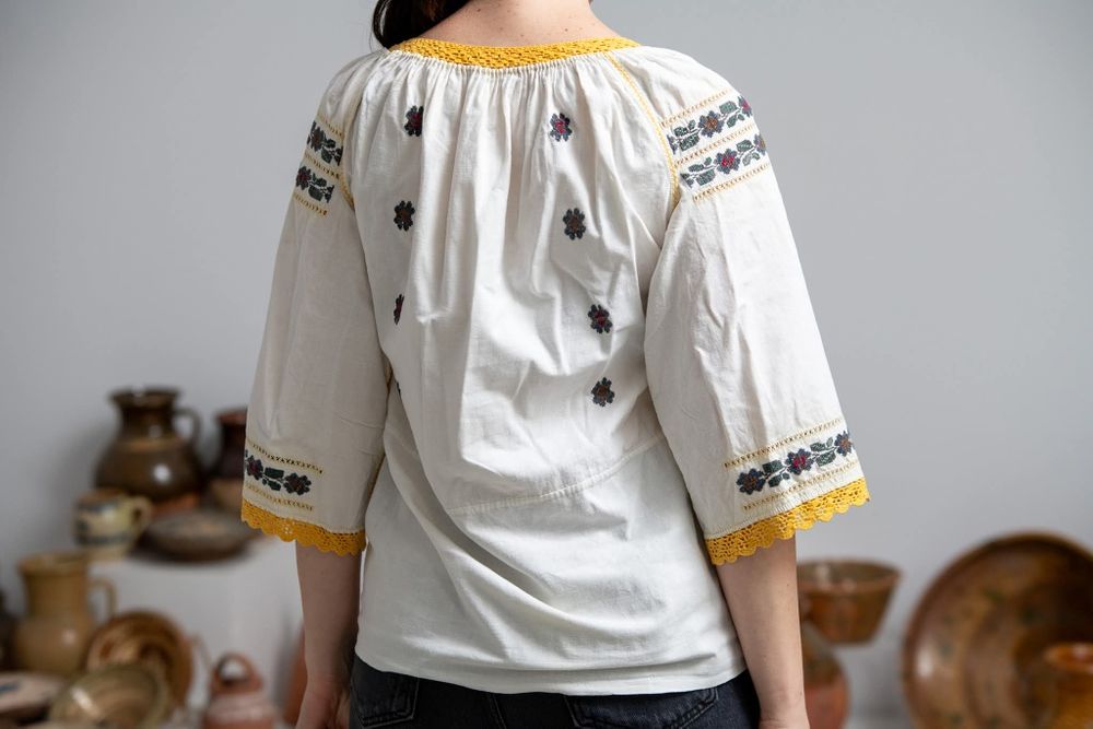 Ie/cămașă populară/costum traditional/vusut manual/folclor