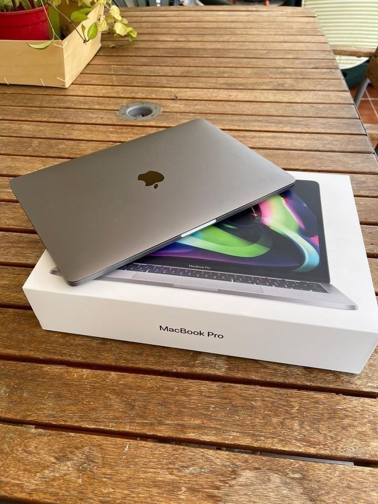 Macbook 13 pro 2022 г.в