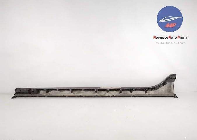 Орнамент Праг Дясна / Ornament Prag Dqsna оригинален Ягуар XE X760 Ори