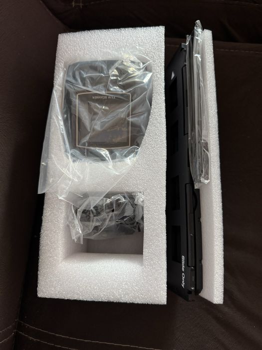 Скенер за филми неотварян