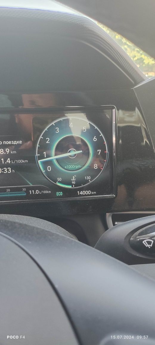 Hyundai Elantra yangidek turibdi Obmen ham bor