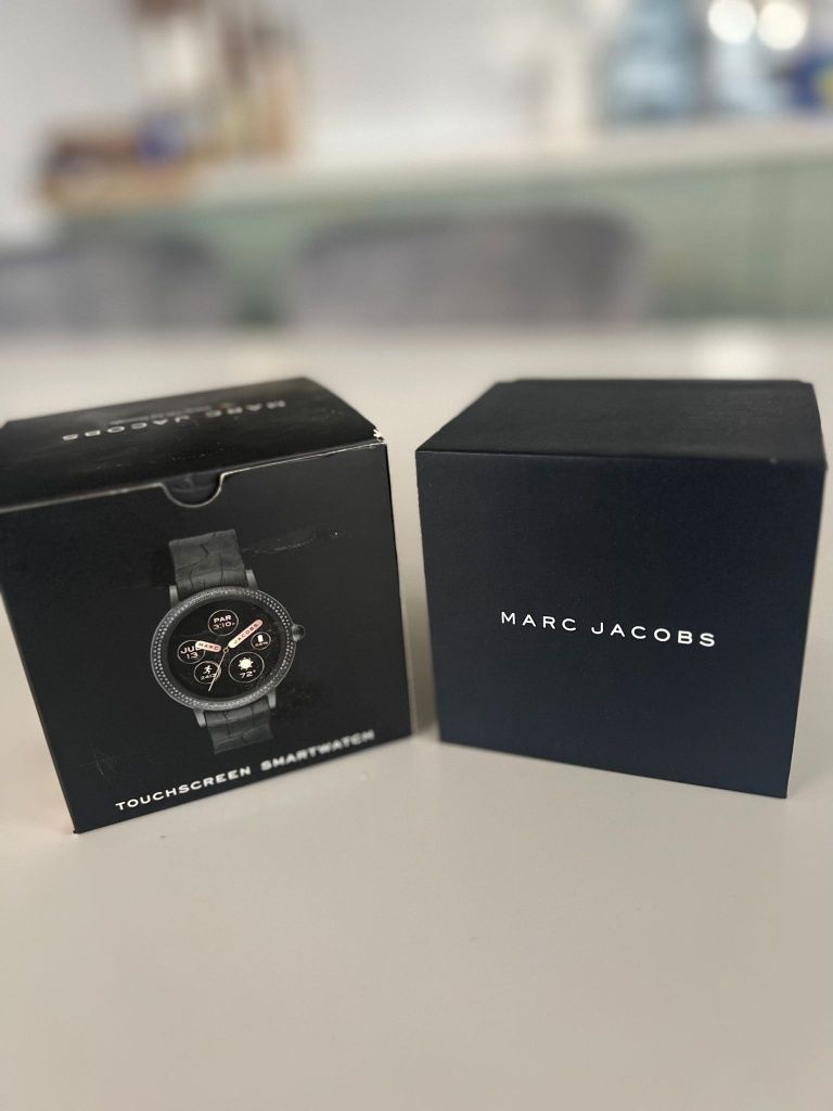 Smartwatch Marc Jacobs Riley ediție limitata