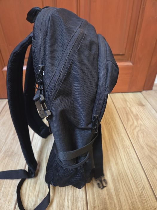 Ghiozdan Adidas ca nou