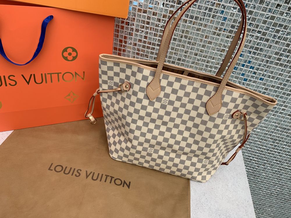 Geanta LOUIS VUITTON alba Neverfull