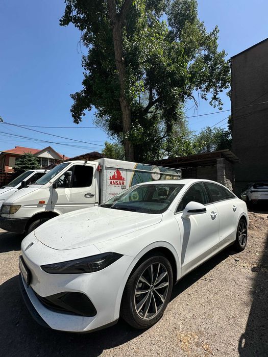 Арендовать  автомобиль Roewe D7
