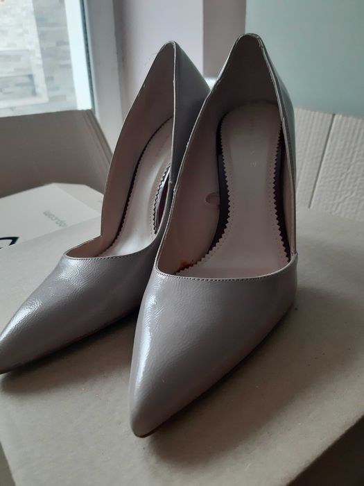 Обувки на ток Зара