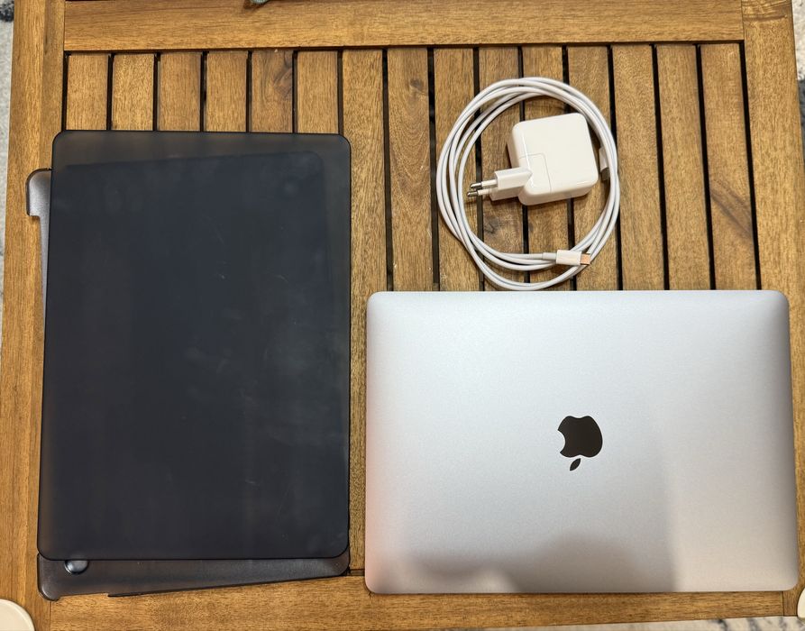 MacBook Air M1 (13-инчов) с ГАРАНЦИЯ