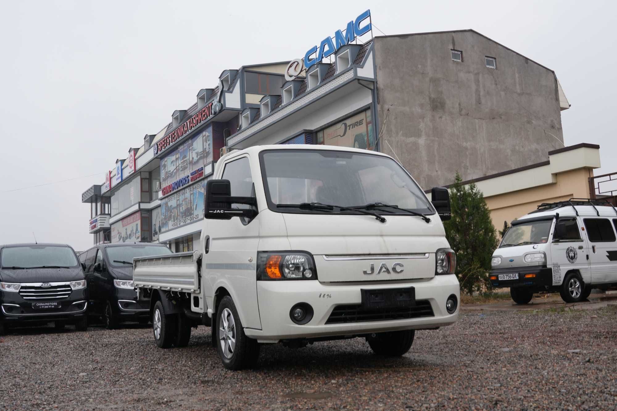 Jac X 200 bartavoy 3 tona yuk kotaradi
