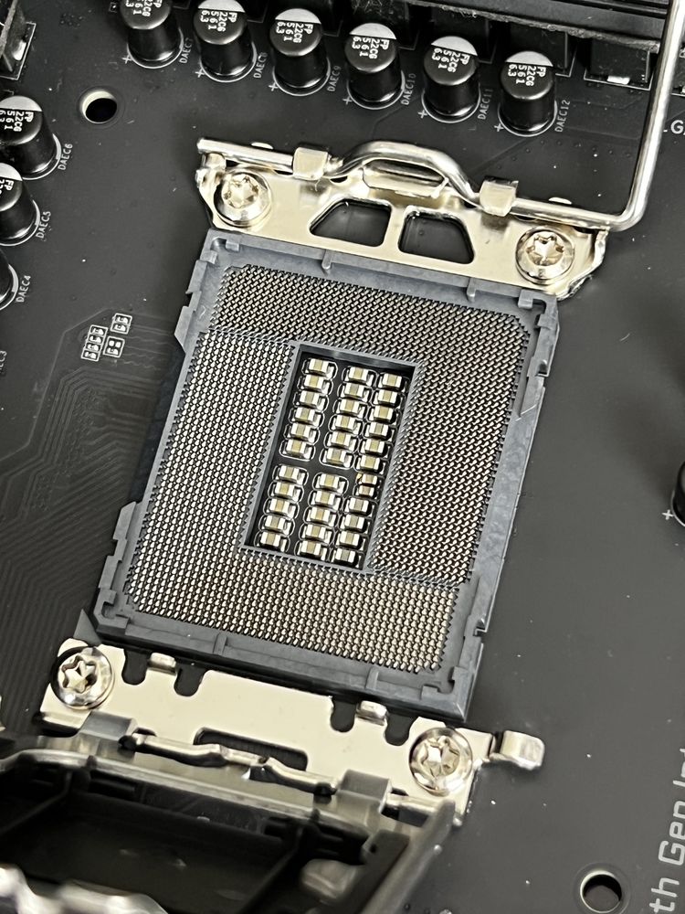 Placă de bază Gigabyte Z790 AORUS ELITE DDR4 | Ca nouă