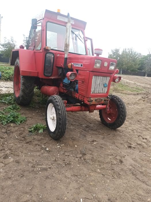 Vand tractor in stare foarte buna de functionare