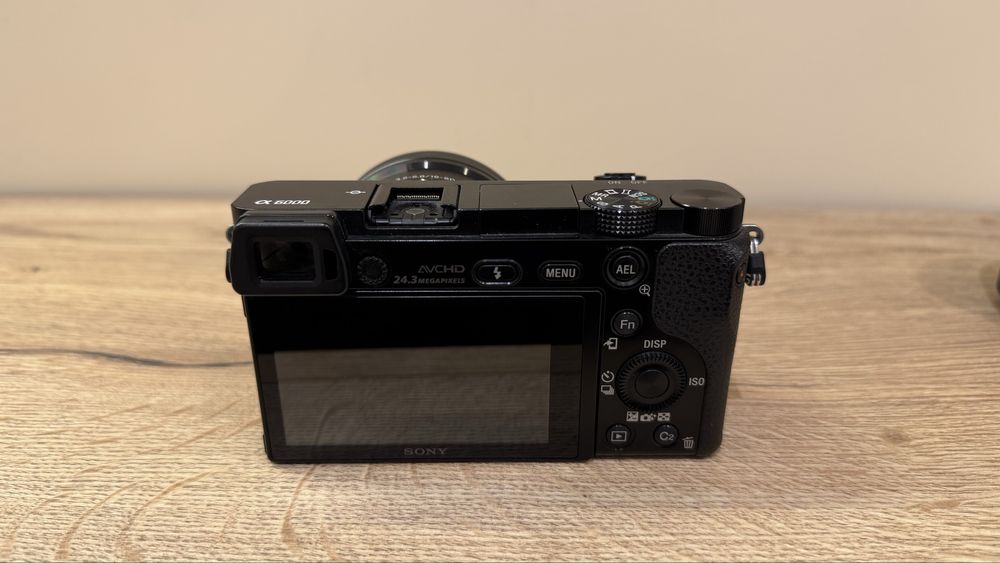 Фотоапарат Sony A6000
