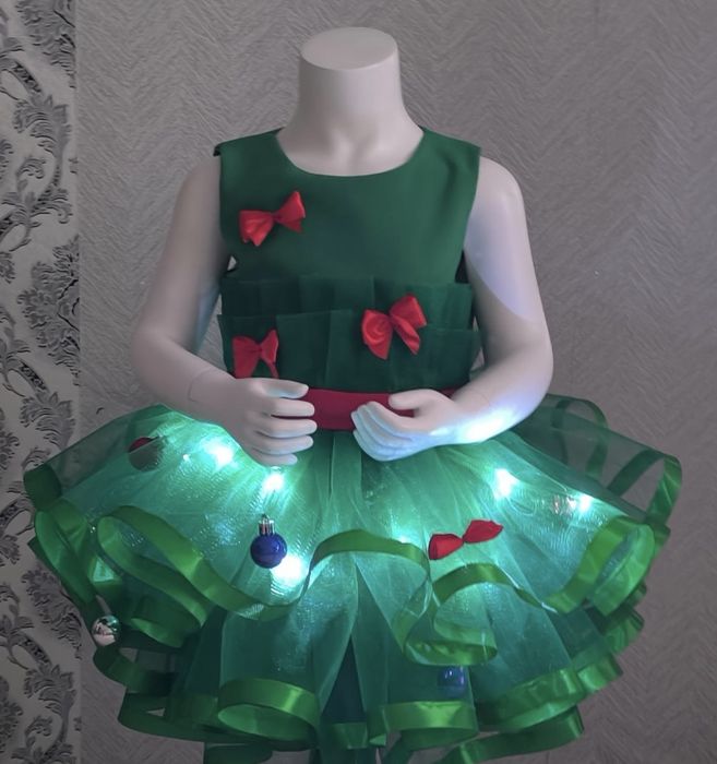 Срочно срочно Продам платье новогоднее 2026