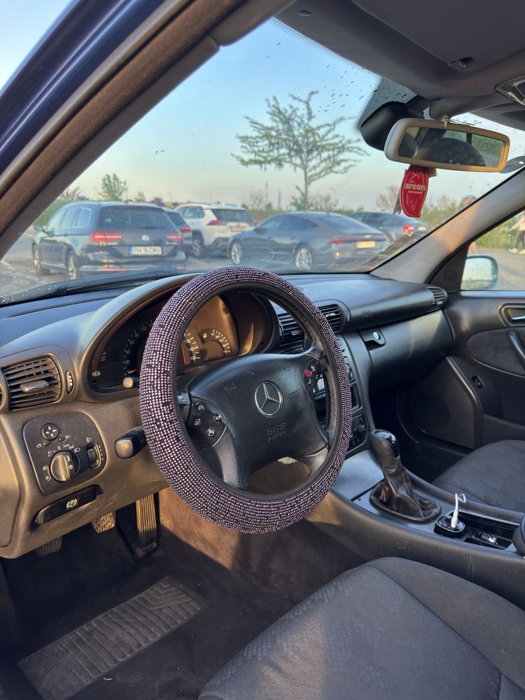 Vand masina mercedes benz C class avangard 2000