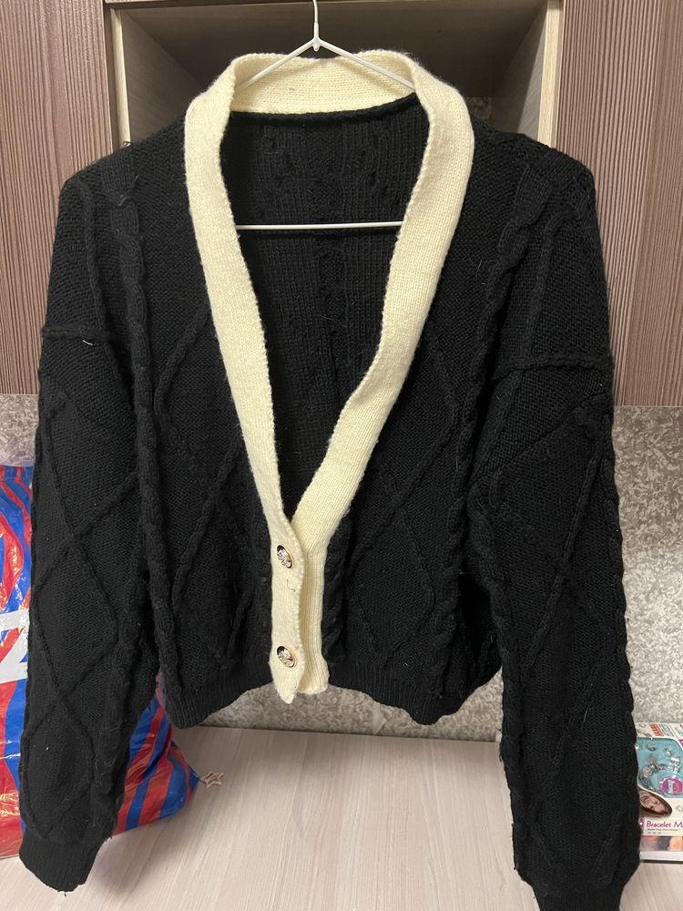 Продам блузки юбку