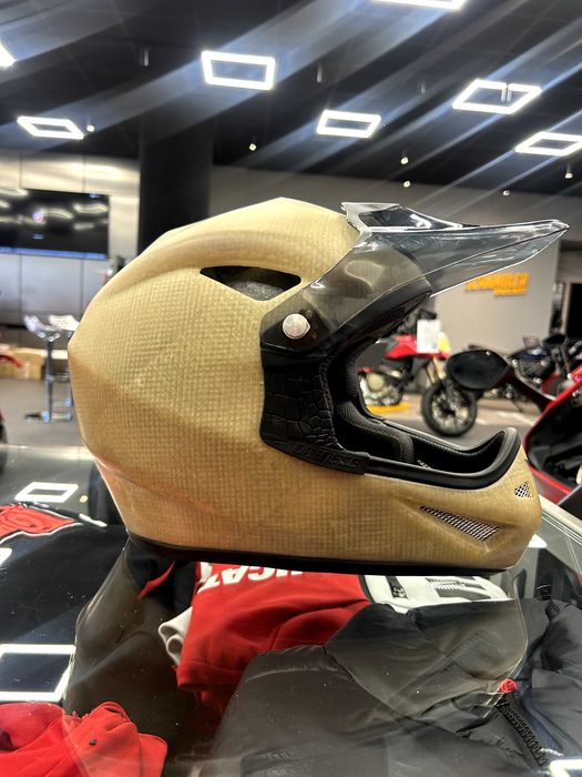 Каска Arai, Dainese, AGV, Icon
