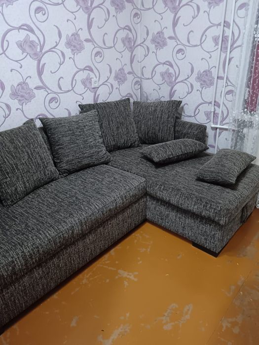 Диван угловой,с софой