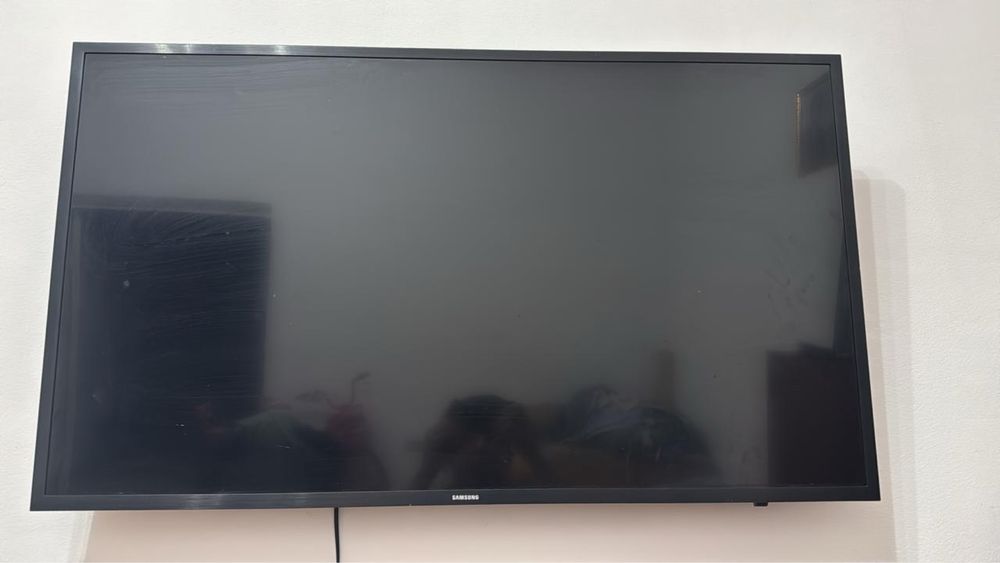 Продам смарт телевизор Самсунг