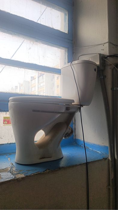 Унитаз и раковина