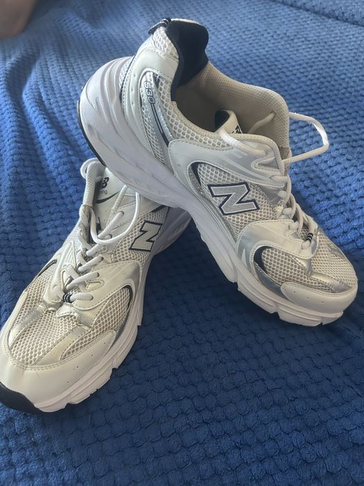 Продам кроссовки