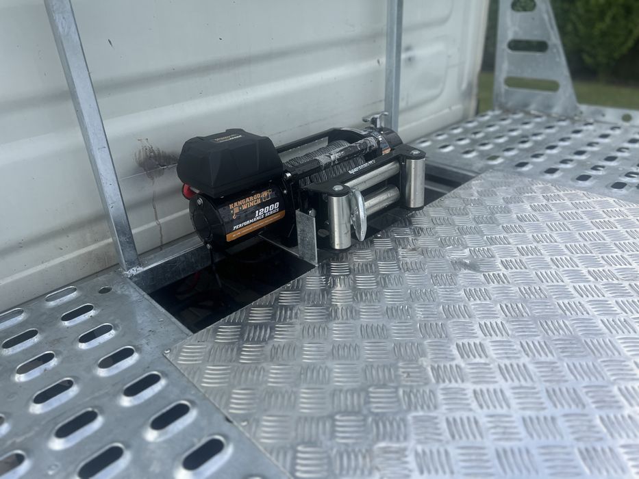 Пътна помощ Iveco daily 35c15 3.0 верига двойна гума 5.10м