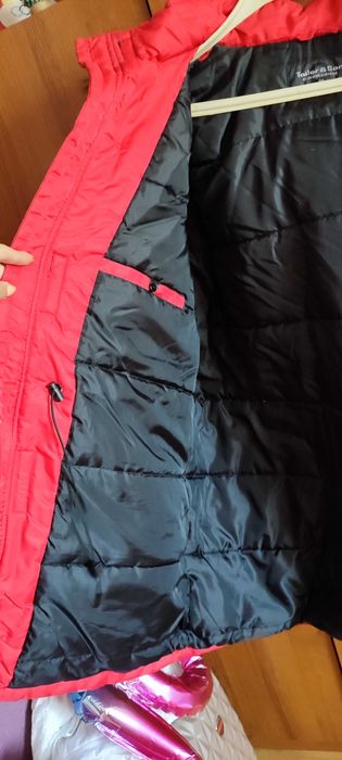 Мъжко зимно яке със стягащи връзки и сваляща се качулка