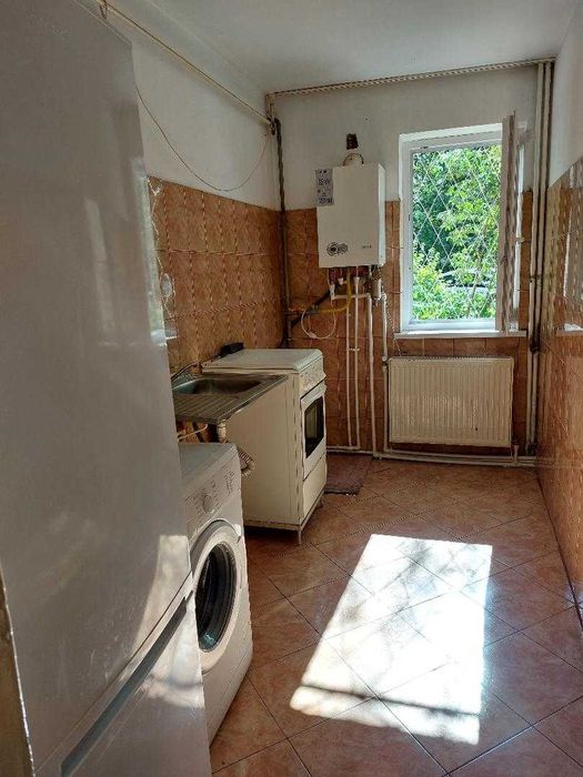 Proprietar ap 3 camere langa parcul Prefecturii