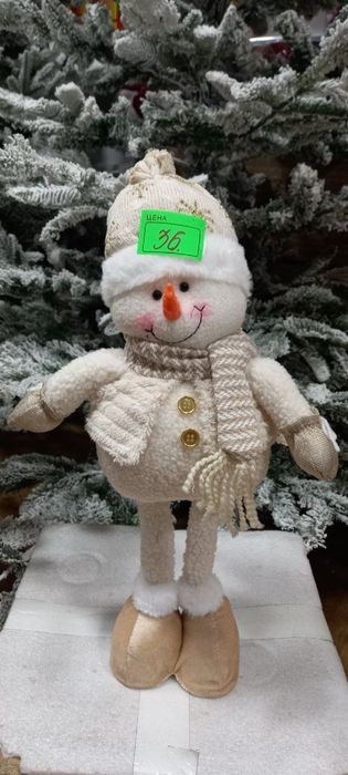 Новогодние декор Дед мороз под йолкой