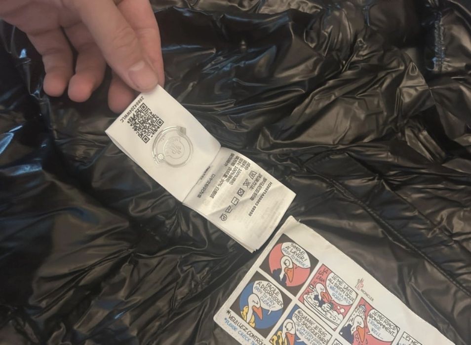 Geaca Moncler Maya marinea 4, noua, Madr in Romania