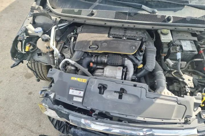 turbina intercooler furtun turbo intercooler rezistenta aeroterma alternator electromotor timonerie rampa injectoare peugeot 308 T9 2015 motor 1.6hdi  120CP cod BHZ  dezmembrez dezmembrari