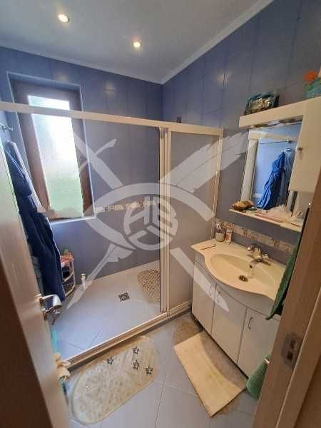 Етаж от къща в Град Баня!