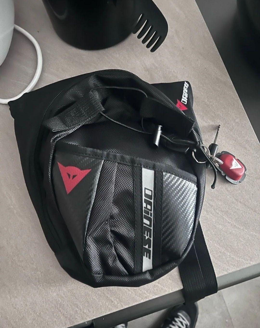 Borseta  moto picior Dainese leg bag. Geanta moto (Nu Alpinestars