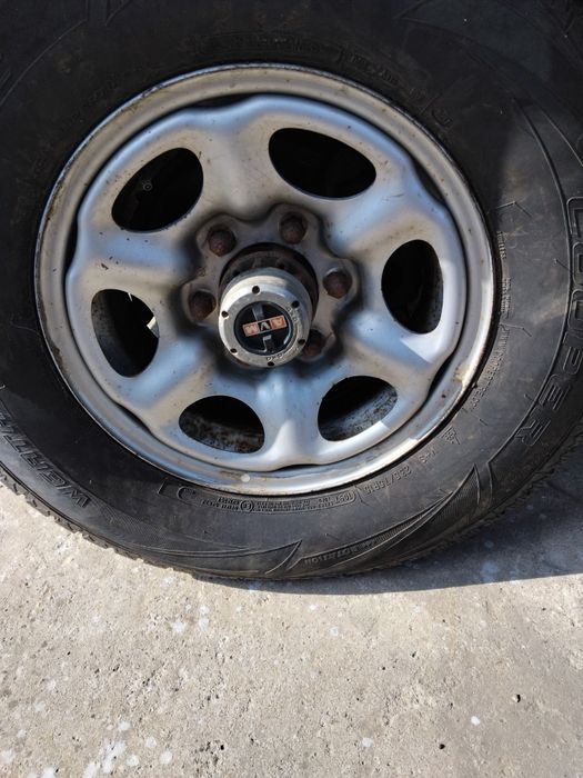 Roti nissan terrano 2.7