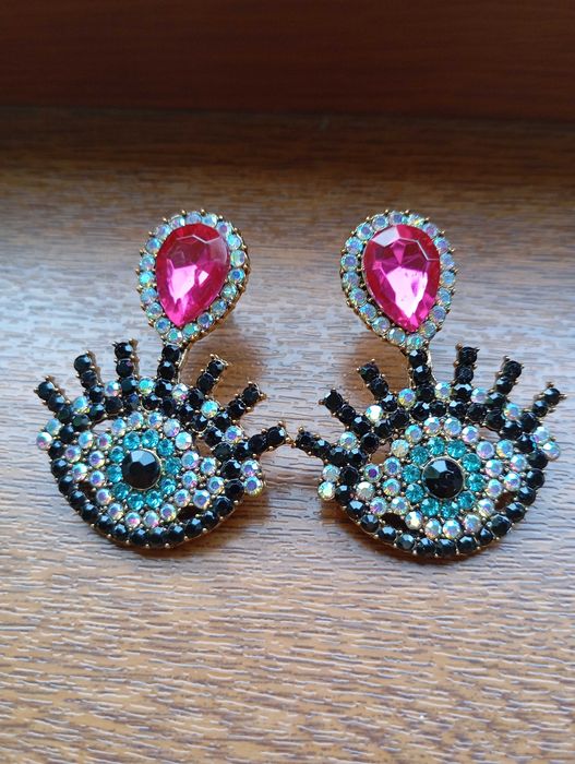 Дамски обеци , бижута.