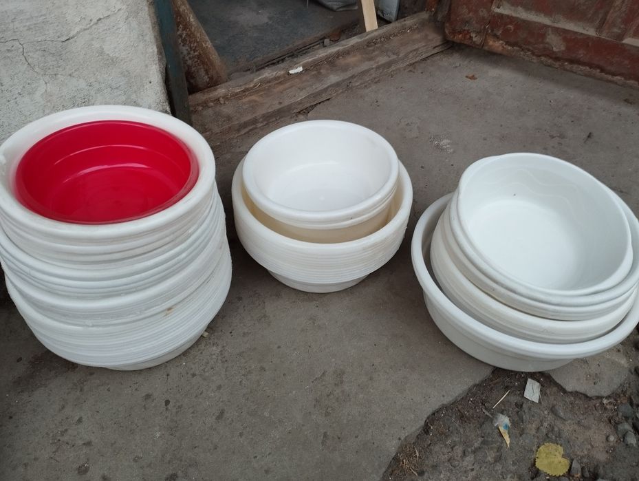 пластмасовый посуда.за все 45тысячь