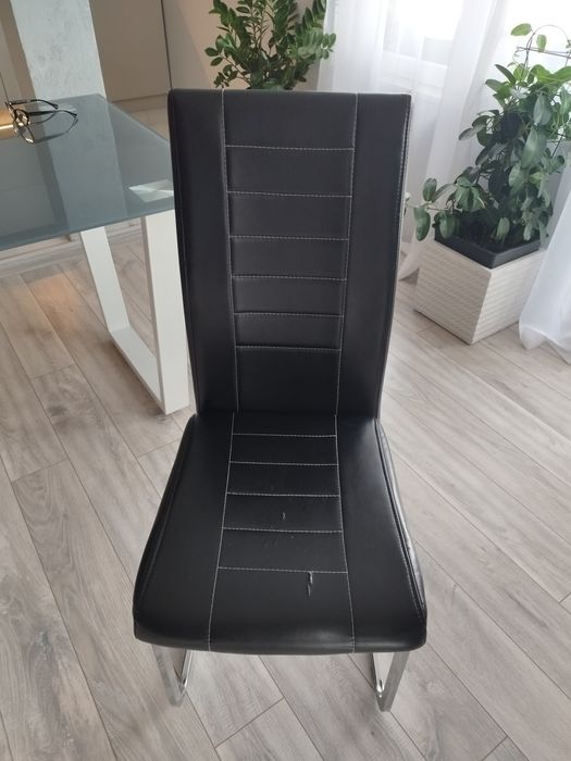 Трапезни столове