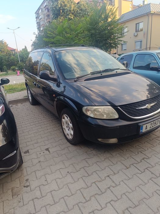 Крайслер  вояджер 2002год