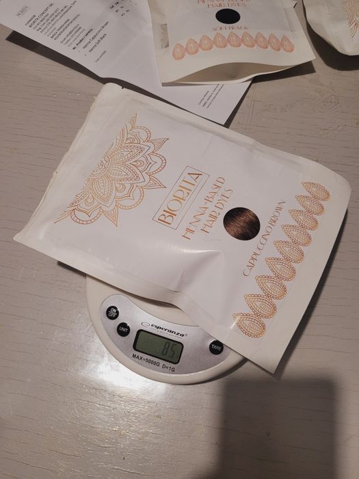 Vând vopsea biorita