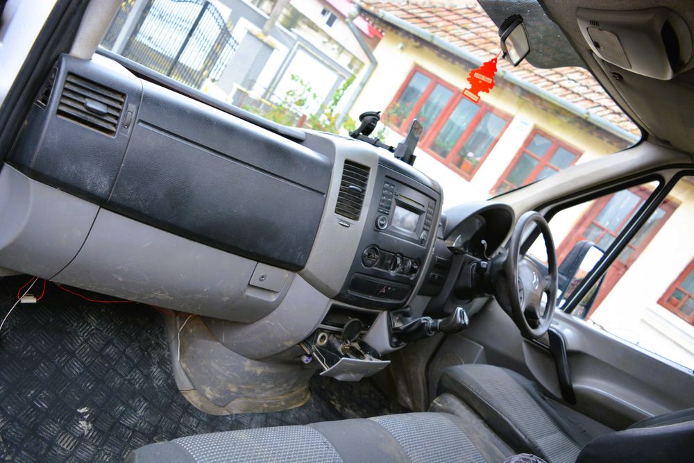 Mercedes Sprinter camioneta volan dreapta